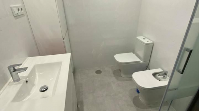 Reforma completa de cuarto de baño en León